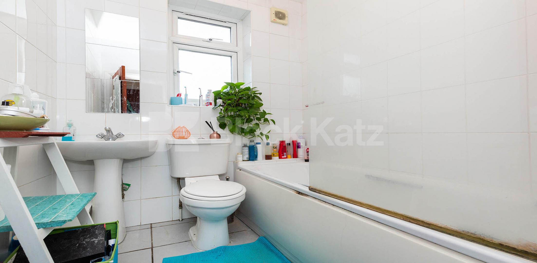 			1 Bedroom, 1 bath, 1 reception Apartment			 Middle Lane, CROUCH END